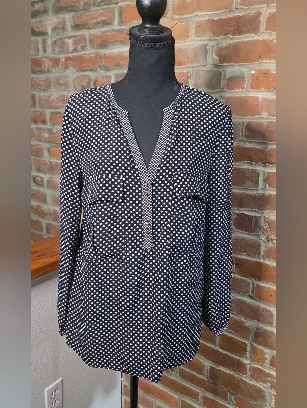 Zara Basic Black White Polka Dot V-Neck Blouse Size S Studded Mixed Print Top